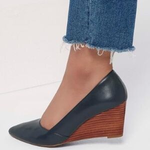 FRANCO SARTO Frankie Wedge Pumps In Midnight Blue Leather